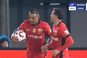 星空体育下载-进球大战！莱昂纳多第83分钟破门，19岁李新翔1射2传！