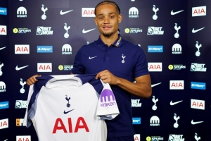 弗兰克：西蒙斯在10号位和左边锋位置都展现了进球助攻的能力