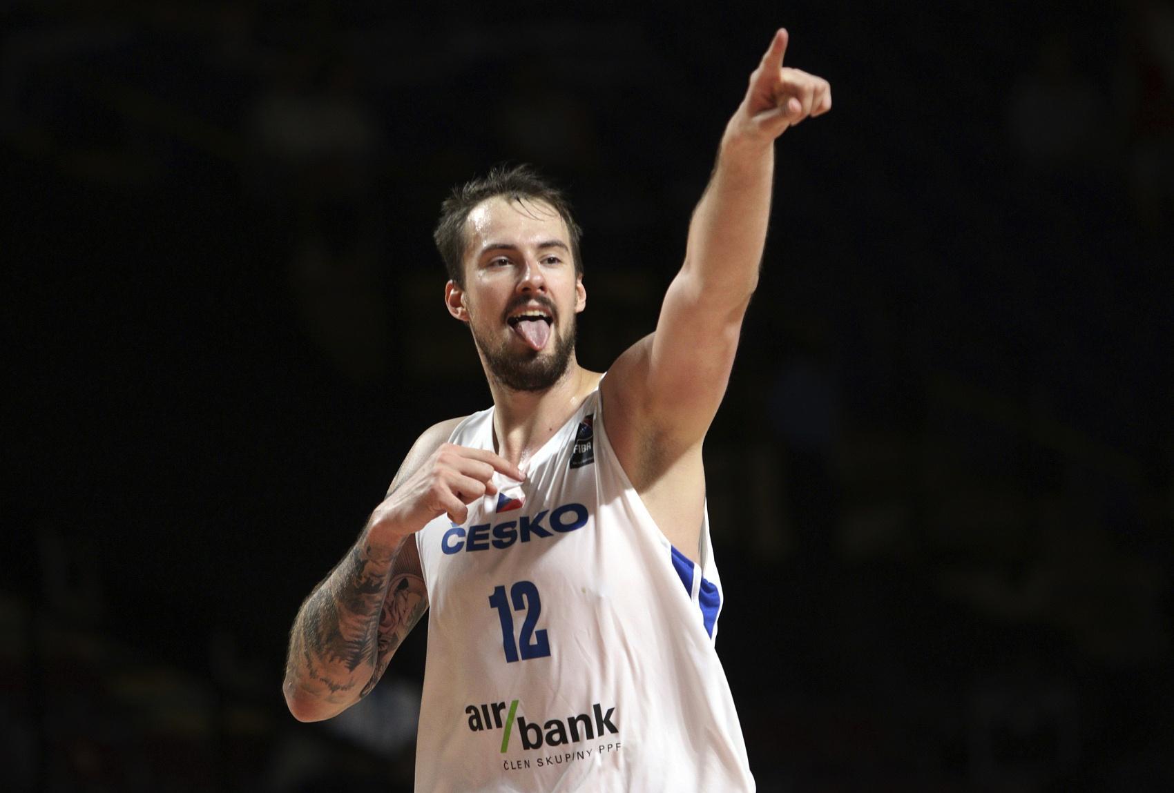 星空体育入口-上季场均9.1分6.6板！媒体人：有北区CBA球队有意捷克内线巴尔文