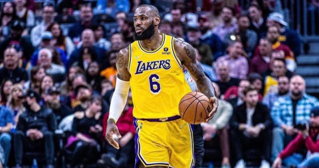 星空体育入口-詹皇or00后小将 谁会成为NBA历史上最后一位6号？