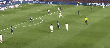 1661107035888008192.gif 5.gif